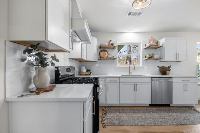 616 Edinburgh Ct, Jacksonville, AR 72076