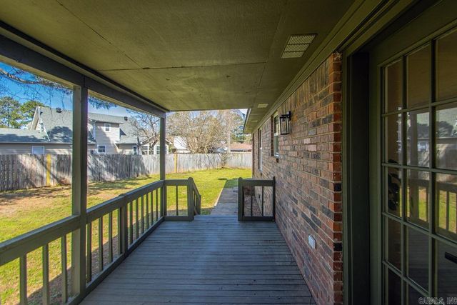 616 Edinburgh Ct, Jacksonville, AR 72076