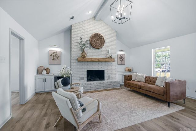 616 Edinburgh Ct, Jacksonville, AR 72076