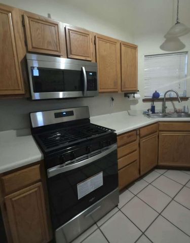 10304 Heron Road SW, Albuquerque, NM 87121