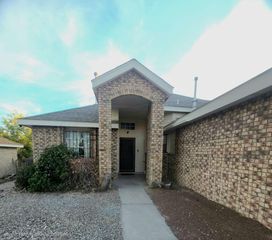 10304 Heron Road SW, Albuquerque, NM 87121