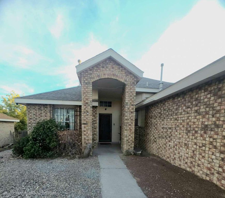 10304 Heron Road SW, Albuquerque, NM 87121