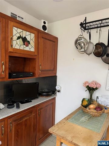 249 Madison Avenue, Cresskill, NJ 07626