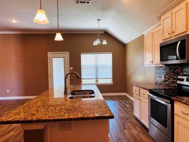 121 Frank Street, Greenville, TX 75402