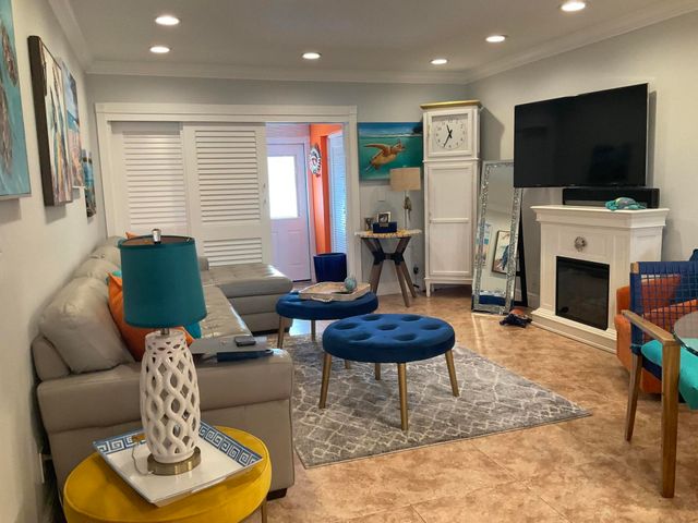 2847 Ashley Drive W G, West Palm Beach, FL 33415