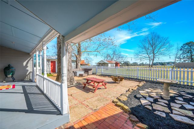 10152 Fm 949, Cat Spring, TX 78933