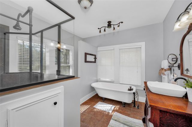 10152 Fm 949, Cat Spring, TX 78933