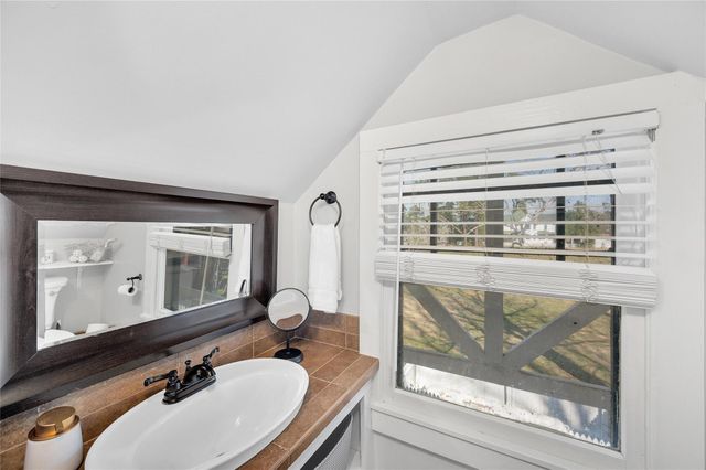 10152 Fm 949, Cat Spring, TX 78933