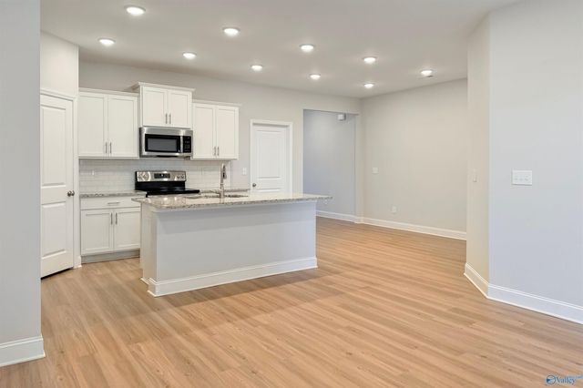 409 Ronnie Drive SE, Hartselle, AL 35640