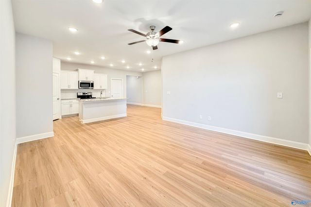 409 Ronnie Drive SE, Hartselle, AL 35640