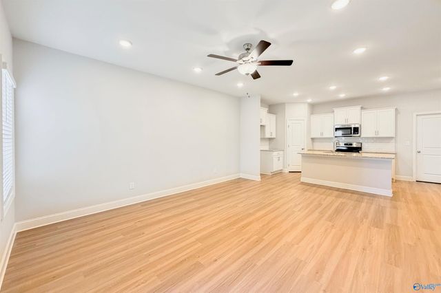 409 Ronnie Drive SE, Hartselle, AL 35640