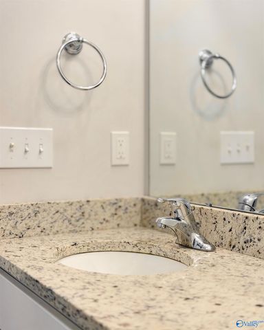 409 Ronnie Drive SE, Hartselle, AL 35640