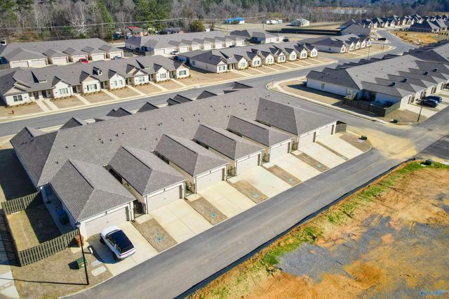 409 Ronnie Drive SE, Hartselle, AL 35640