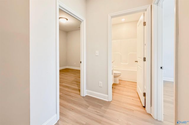 409 Ronnie Drive SE, Hartselle, AL 35640