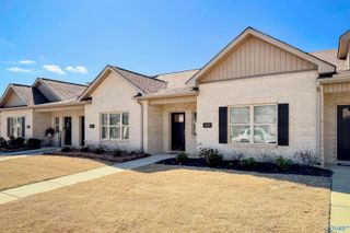 409 Ronnie Drive SE, Hartselle, AL 35640