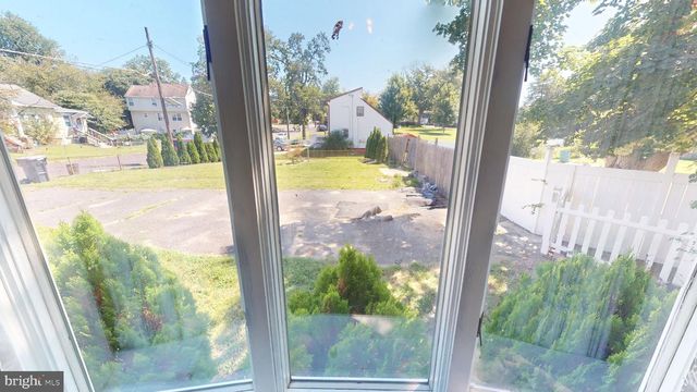 10 E BATTEN AVE, Blackwood, NJ 08012