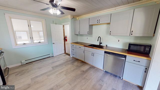 10 E BATTEN AVE, Blackwood, NJ 08012