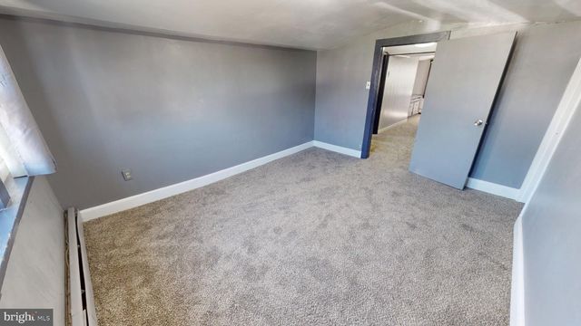 10 E BATTEN AVE, Blackwood, NJ 08012