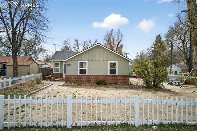 1917 E Cache La Poudre Street, Colorado Springs, CO 80909