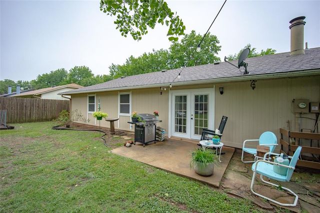 1901 Twin Tree Drive, Norman, OK 73071