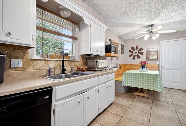 1901 Twin Tree Drive, Norman, OK 73071