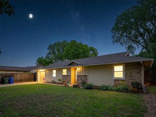 1901 Twin Tree Drive, Norman, OK 73071