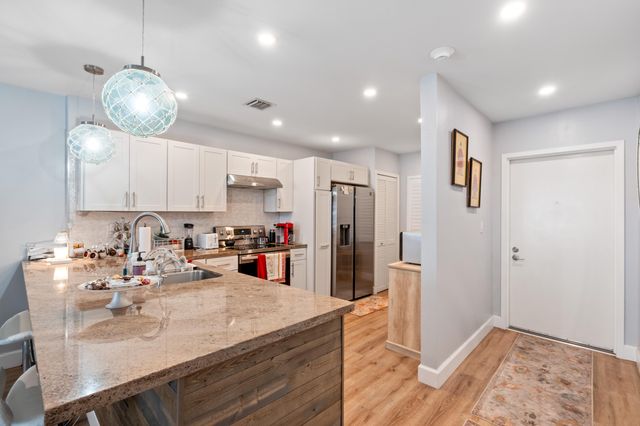 3100 NE 48th Street 806, Fort Lauderdale, FL 33308