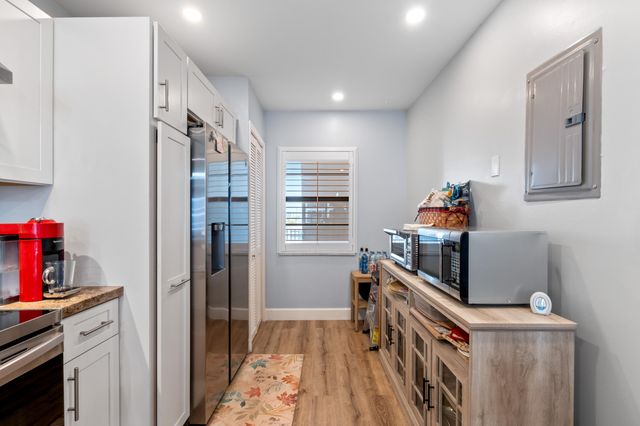 3100 NE 48th Street 806, Fort Lauderdale, FL 33308