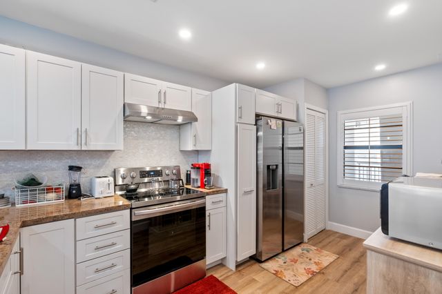 3100 NE 48th Street 806, Fort Lauderdale, FL 33308