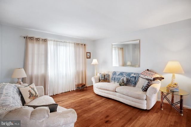 135 E POTOMAC DR, Tuckerton, NJ 08087