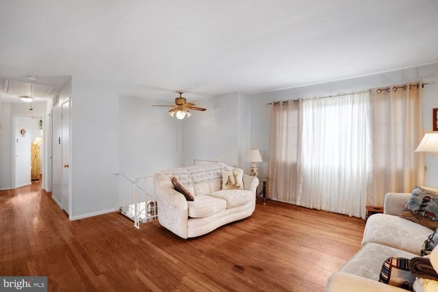 135 E POTOMAC DR, Tuckerton, NJ 08087