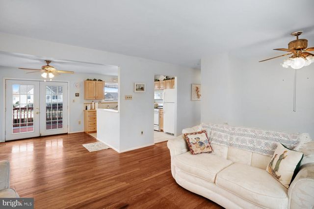 135 E POTOMAC DR, Tuckerton, NJ 08087