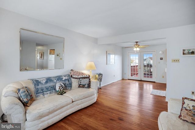 135 E POTOMAC DR, Tuckerton, NJ 08087