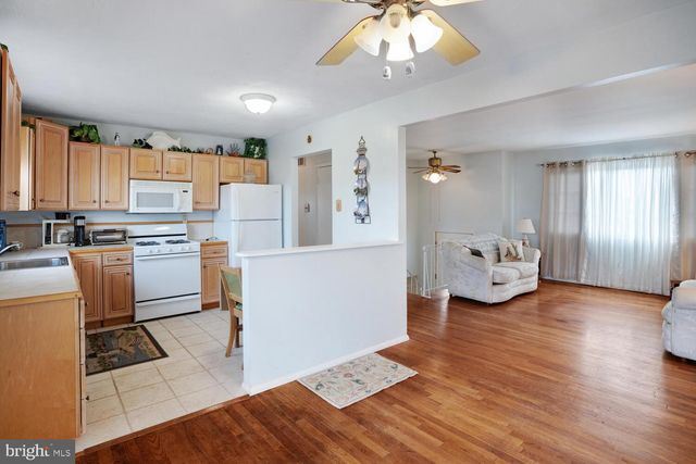 135 E POTOMAC DR, Tuckerton, NJ 08087