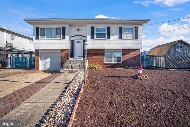 135 E POTOMAC DR, Tuckerton, NJ 08087