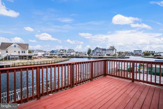 135 E POTOMAC DR, Tuckerton, NJ 08087