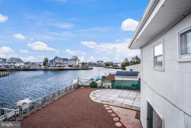 135 E POTOMAC DR, Tuckerton, NJ 08087