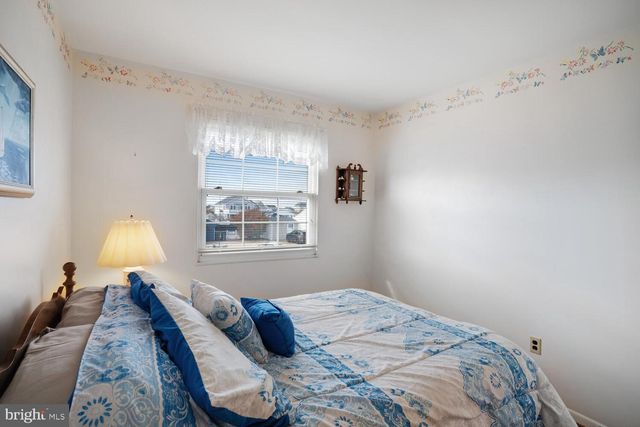 135 E POTOMAC DR, Tuckerton, NJ 08087