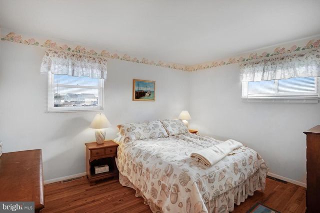 135 E POTOMAC DR, Tuckerton, NJ 08087