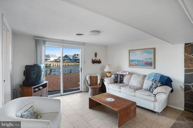 135 E POTOMAC DR, Tuckerton, NJ 08087