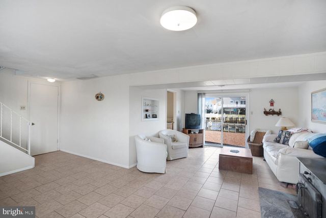 135 E POTOMAC DR, Tuckerton, NJ 08087