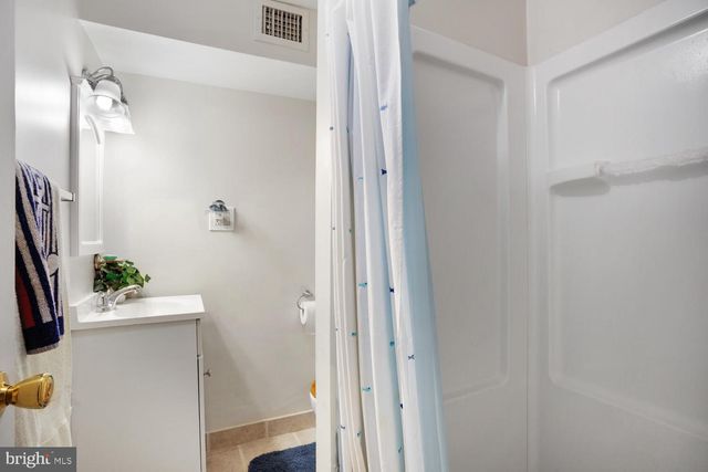 135 E POTOMAC DR, Tuckerton, NJ 08087