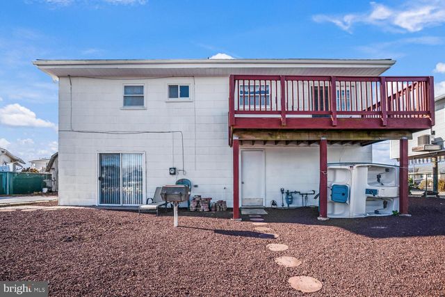 135 E POTOMAC DR, Tuckerton, NJ 08087