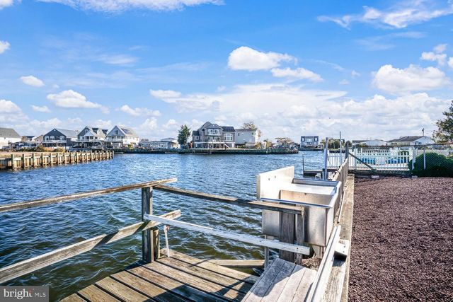 135 E POTOMAC DR, Tuckerton, NJ 08087
