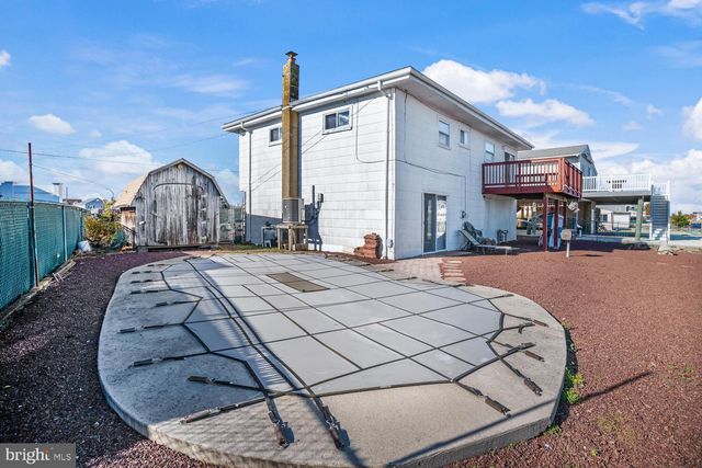 135 E POTOMAC DR, Tuckerton, NJ 08087