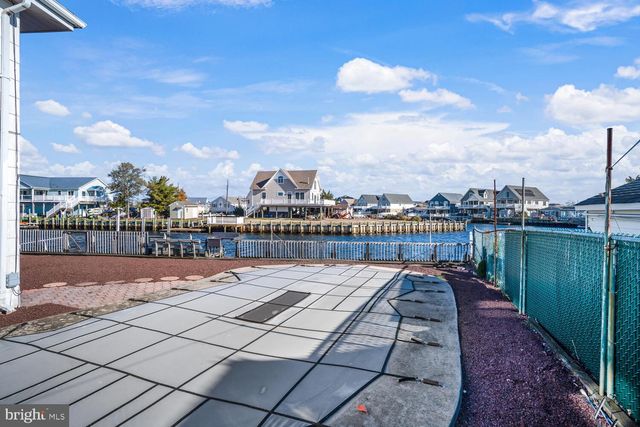 135 E POTOMAC DR, Tuckerton, NJ 08087