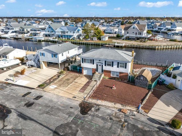 135 E POTOMAC DR, Tuckerton, NJ 08087