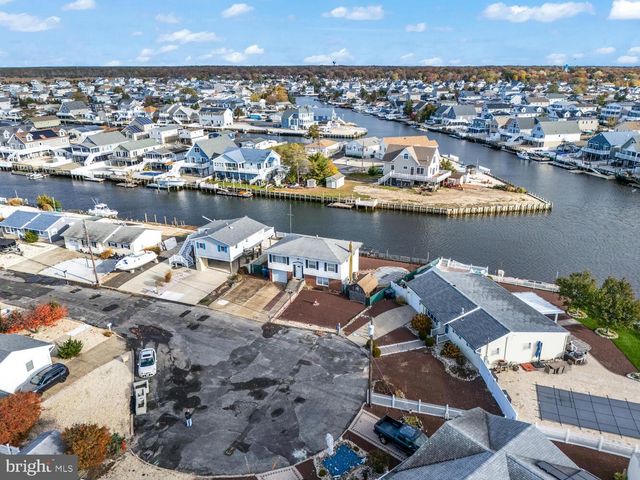 135 E POTOMAC DR, Tuckerton, NJ 08087