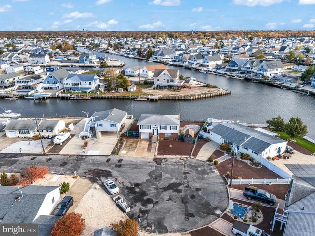 135 E POTOMAC DR, Tuckerton, NJ 08087