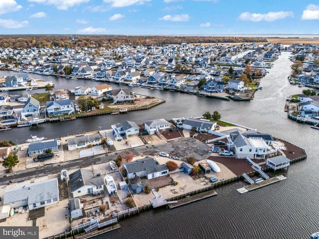 135 E POTOMAC DR, Tuckerton, NJ 08087